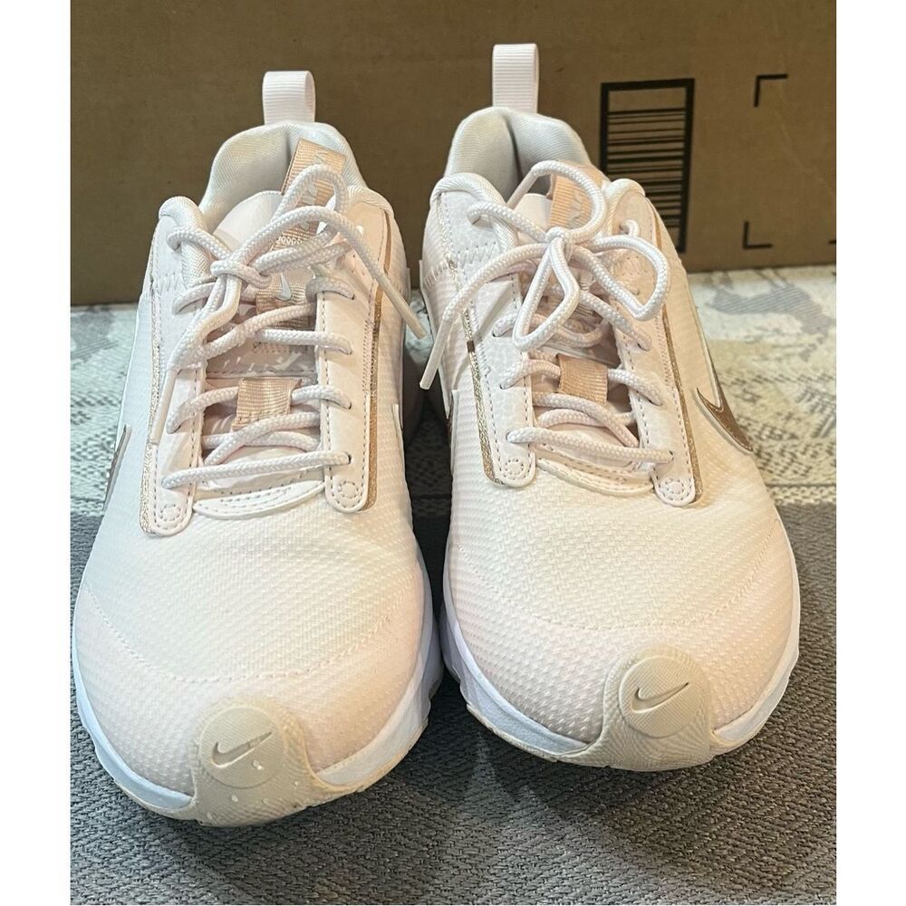 Nike Women's Athletic Shoes in Cream and Gold - Picture 3 of 7